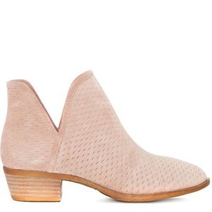 Lucky brand baley suede ankle bootie - blush pink